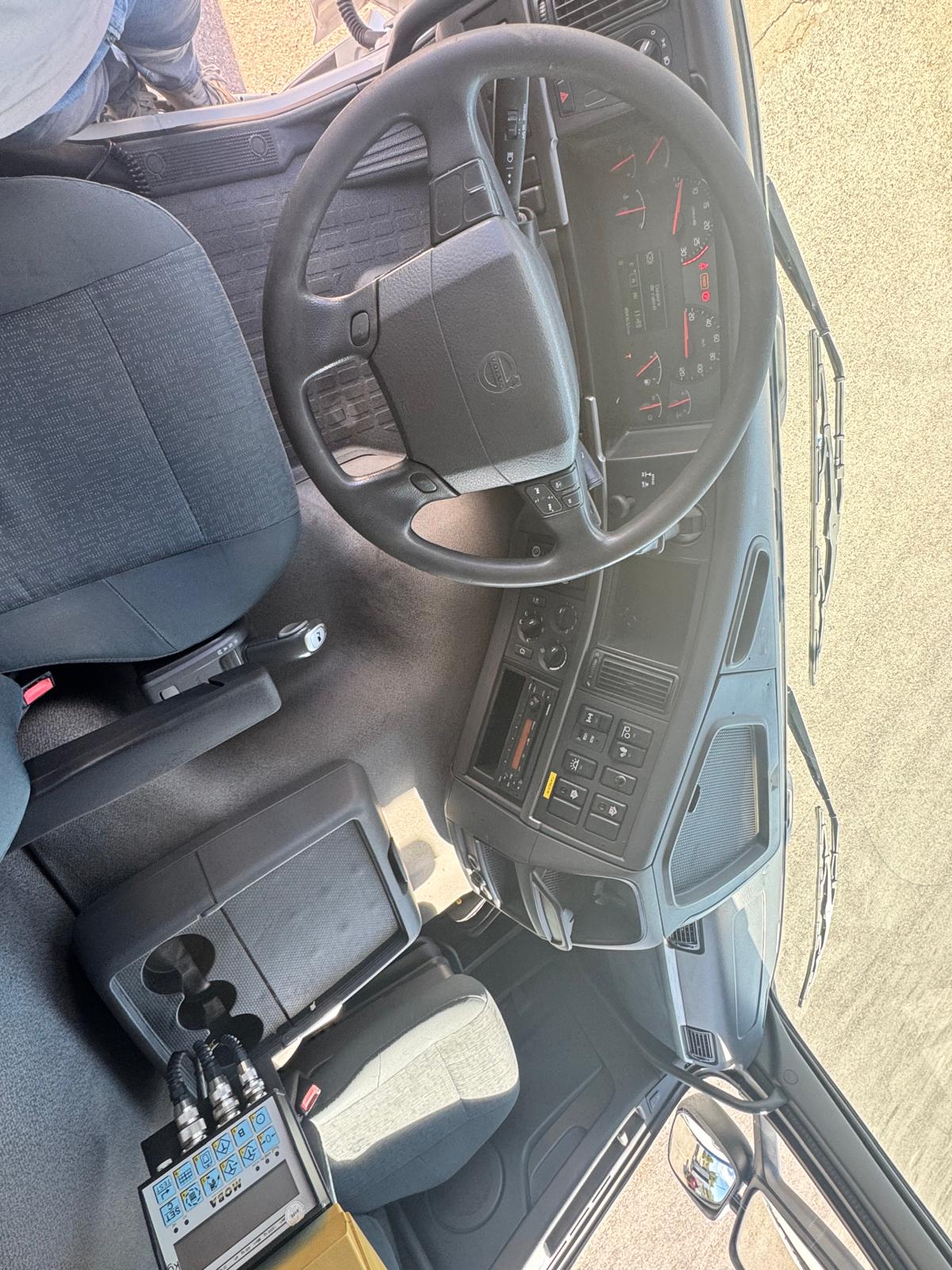 GRUA EPSILON Q 170 Z Y CAJA BASCULANTE 7M