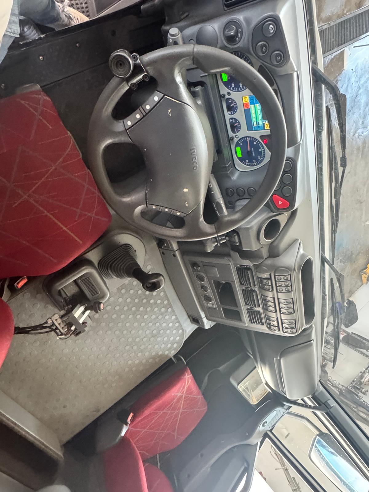 GRUA PALFINGER PK 15500 Y CAJA BASCULANTE