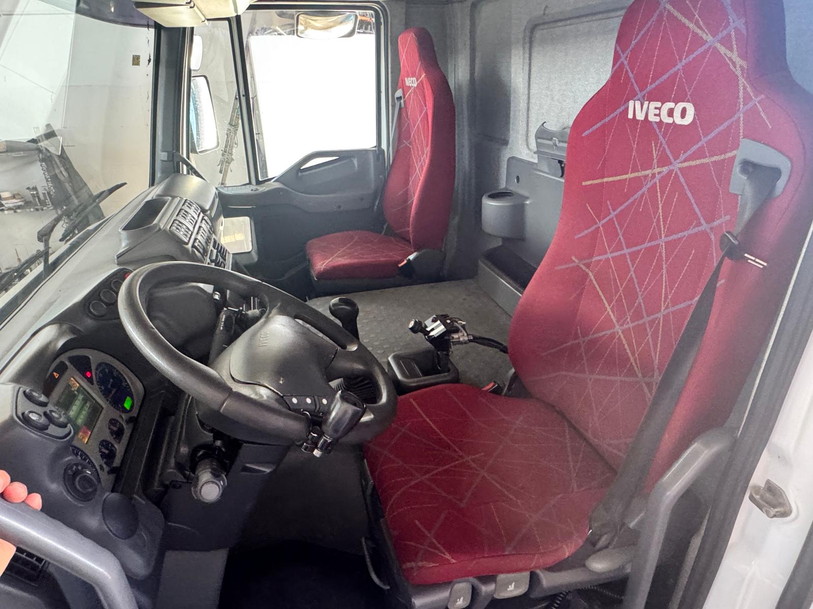 GRUA PALFINGER PK 15500 Y CAJA BASCULANTE