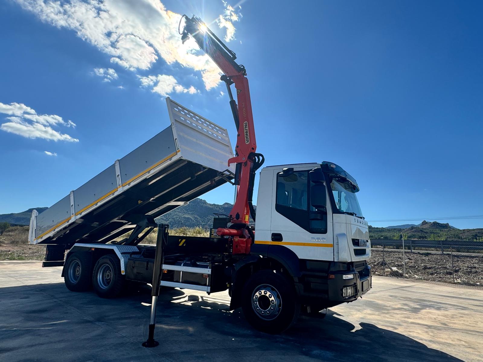 GRUA PALFINGER PK 16001K Y CAJA BASCULANTE