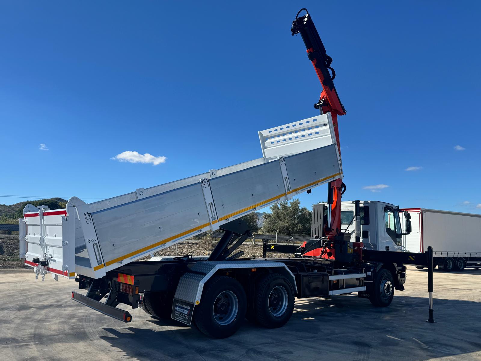 GRUA PALFINGER PK 16001K Y CAJA BASCULANTE