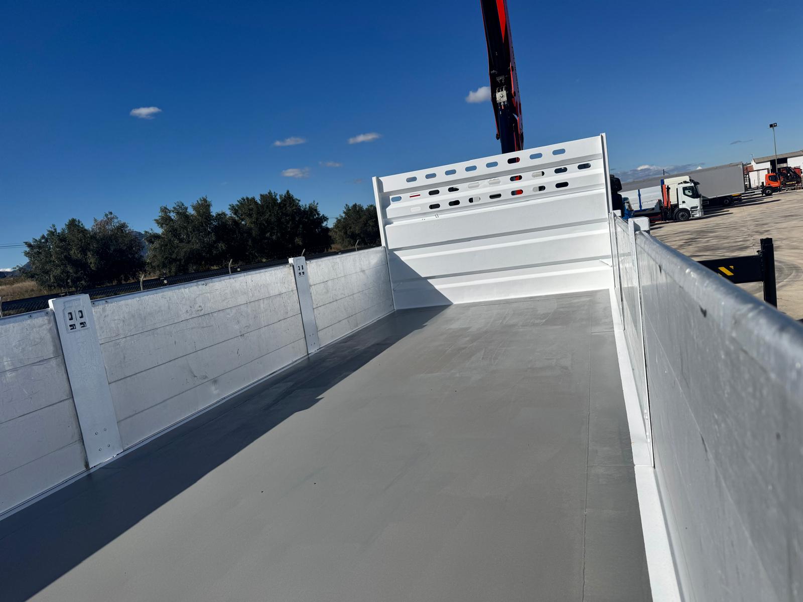 GRUA PALFINGER PK 16001K Y CAJA BASCULANTE