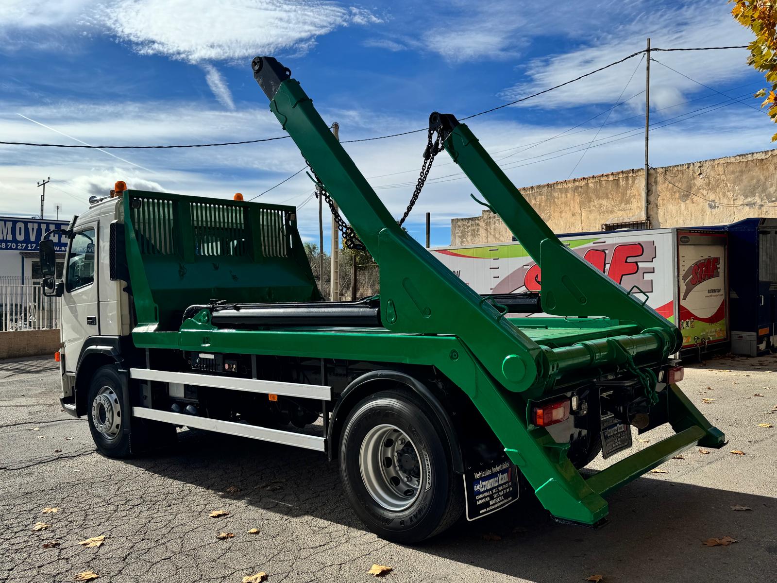 PORTACONTENEDORES CADENAS VDL