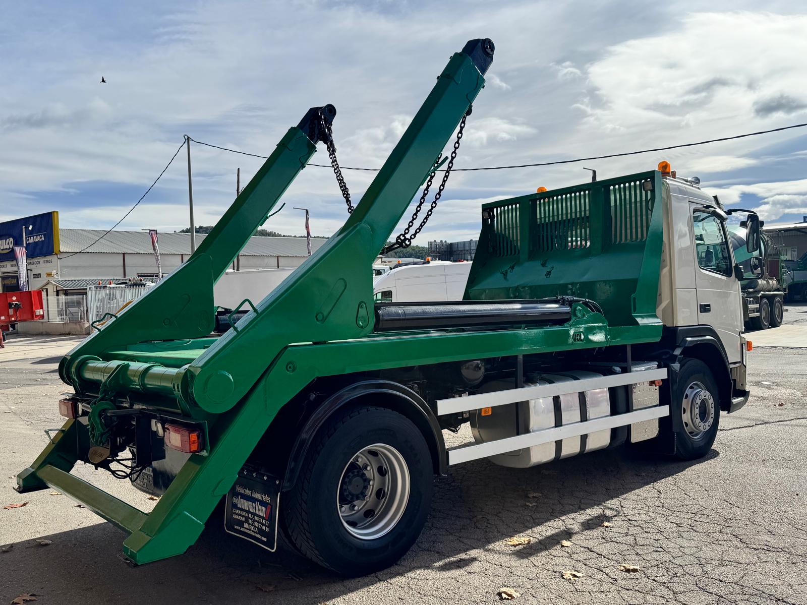 PORTACONTENEDORES CADENAS VDL