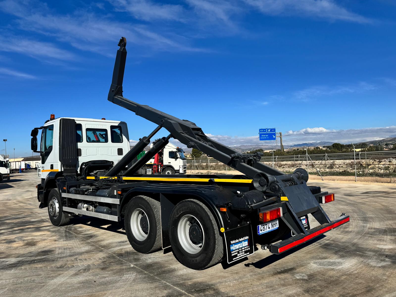 PORTACONTENEDORES AJK DE 20 TONELADAS