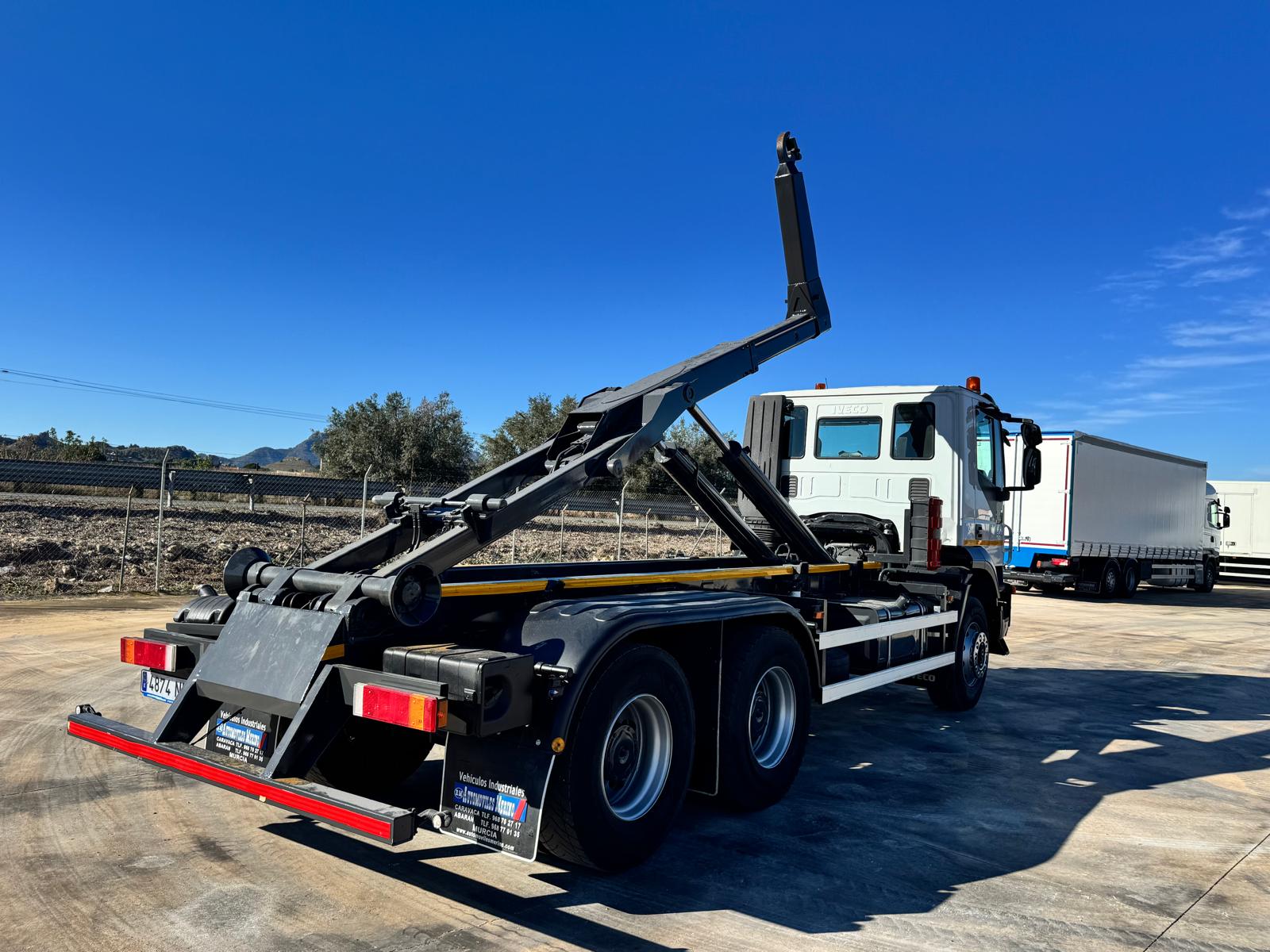 PORTACONTENEDORES AJK DE 20 TONELADAS