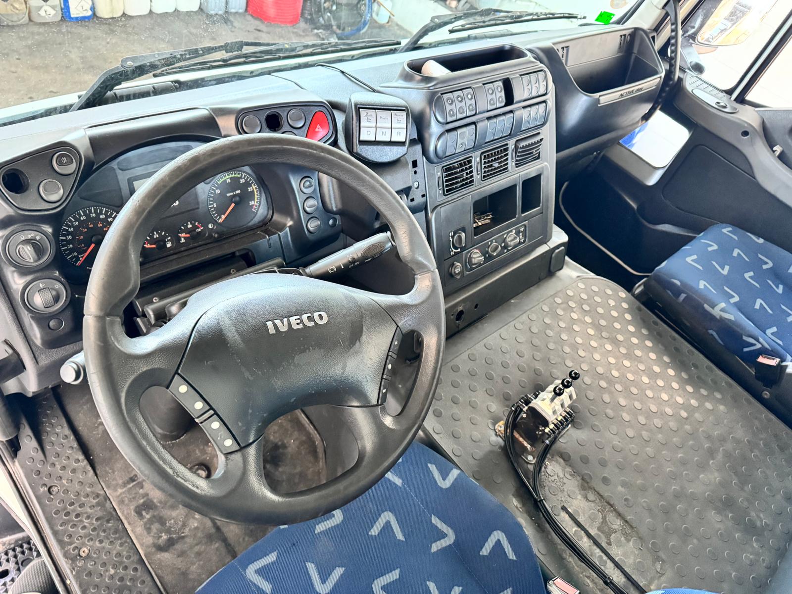 PORTACONTENEDORES AJK DE 20 TONELADAS