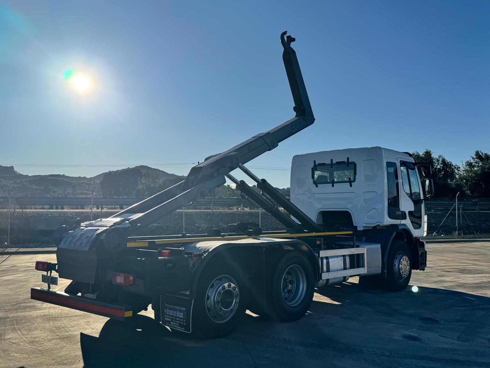 PORTACONTENEDORES MULTILIFT DE 21 TN