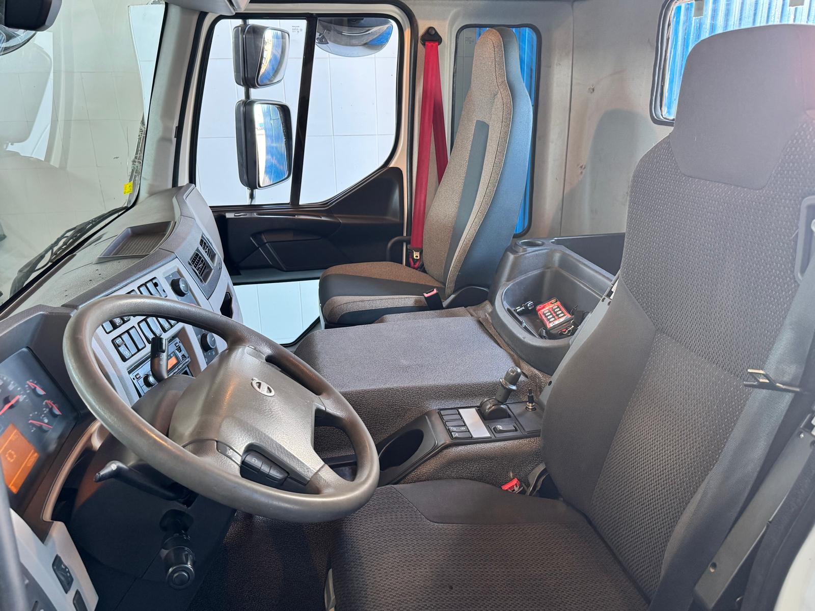 PORTACONTENEDORES MULTILIFT DE 21 TN