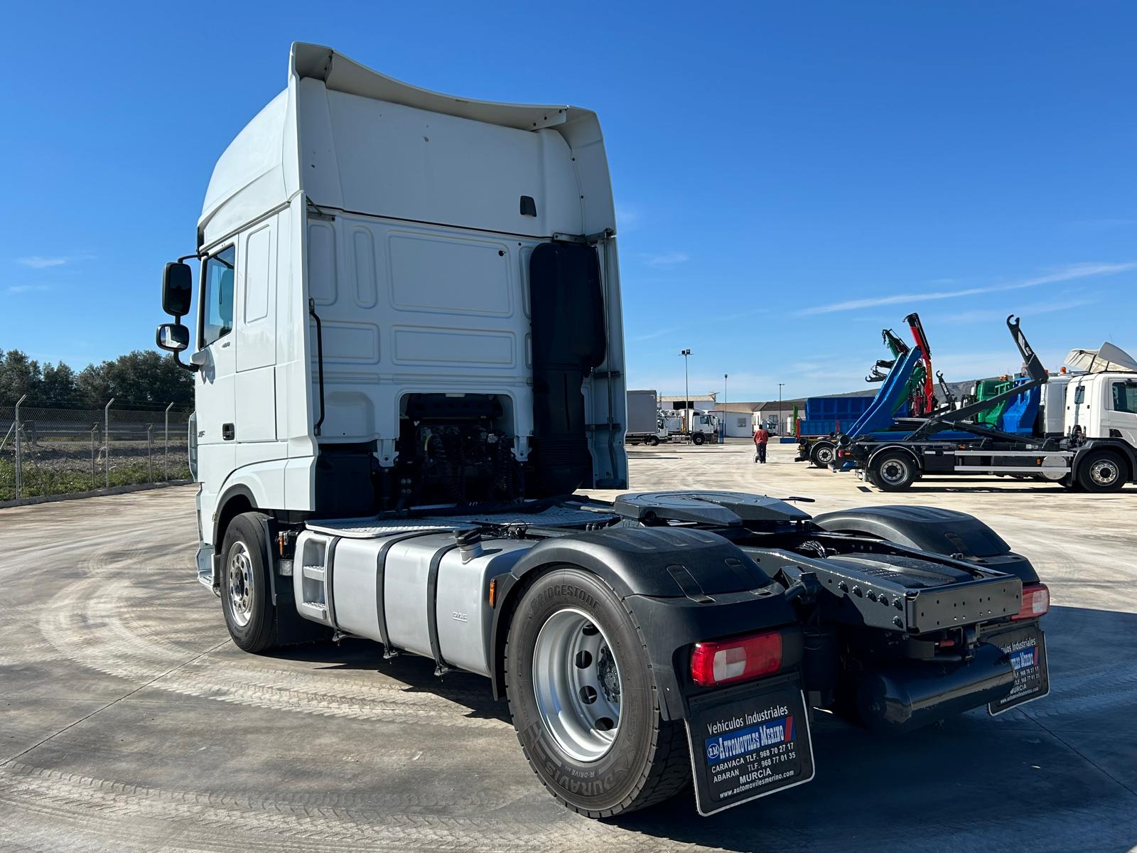 CABINA XXL Y EQUIPO HIDRAULICO