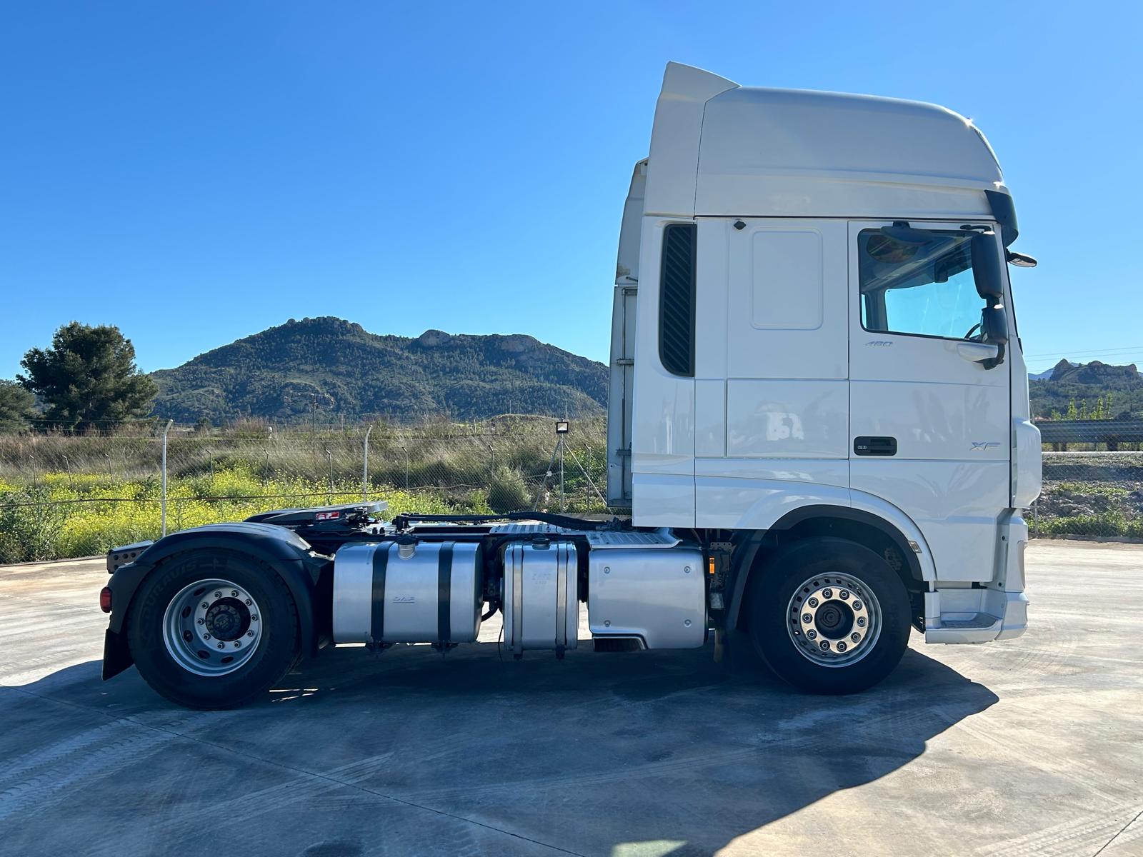 CABINA XXL Y EQUIPO HIDRAULICO