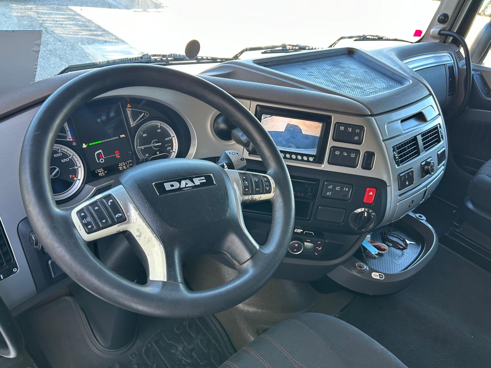 CABINA XXL Y EQUIPO HIDRAULICO