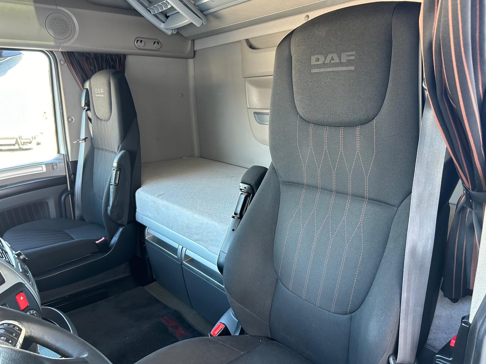 CABINA XXL Y EQUIPO HIDRAULICO