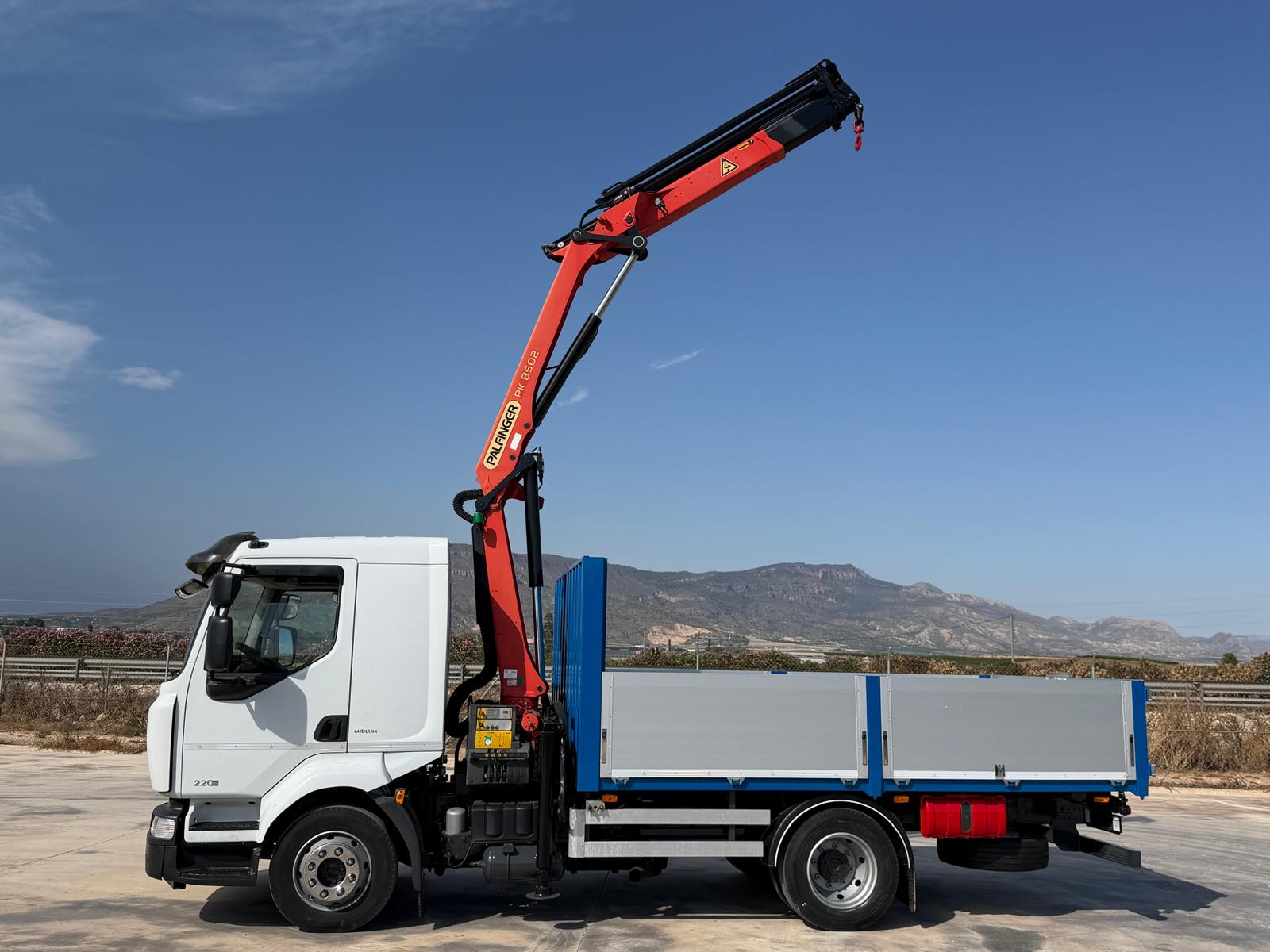 GRUA PALFINGER PK 8502 Y CAJA FIJA 4.20 M