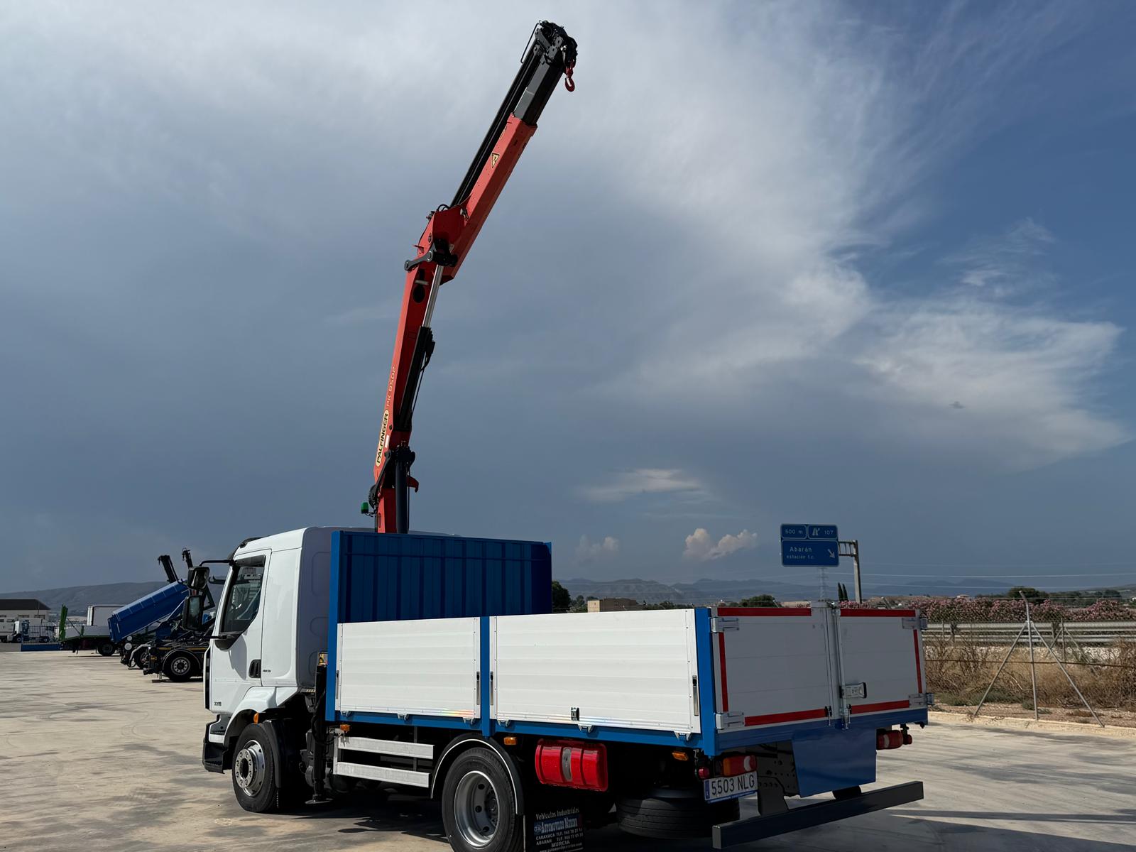GRUA PALFINGER PK 8502 Y CAJA FIJA 4.20 M