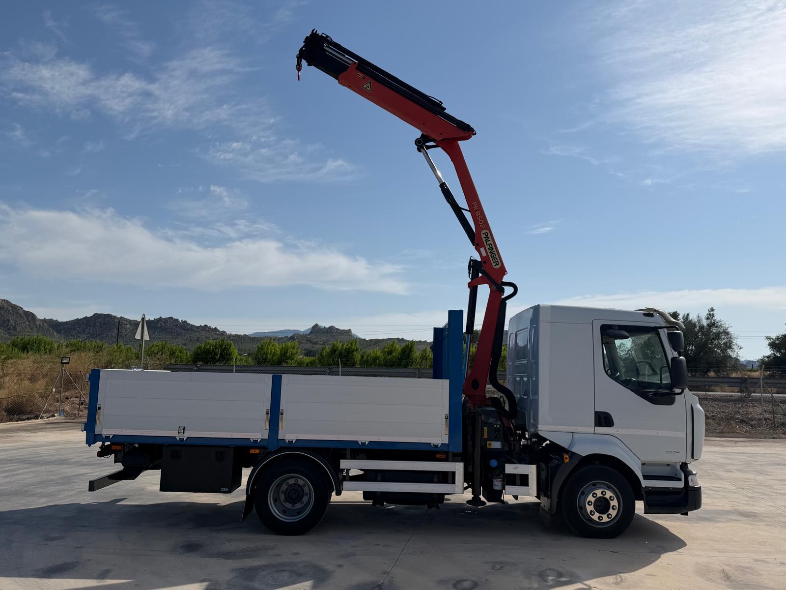 GRUA PALFINGER PK 8502 Y CAJA FIJA 4.20 M