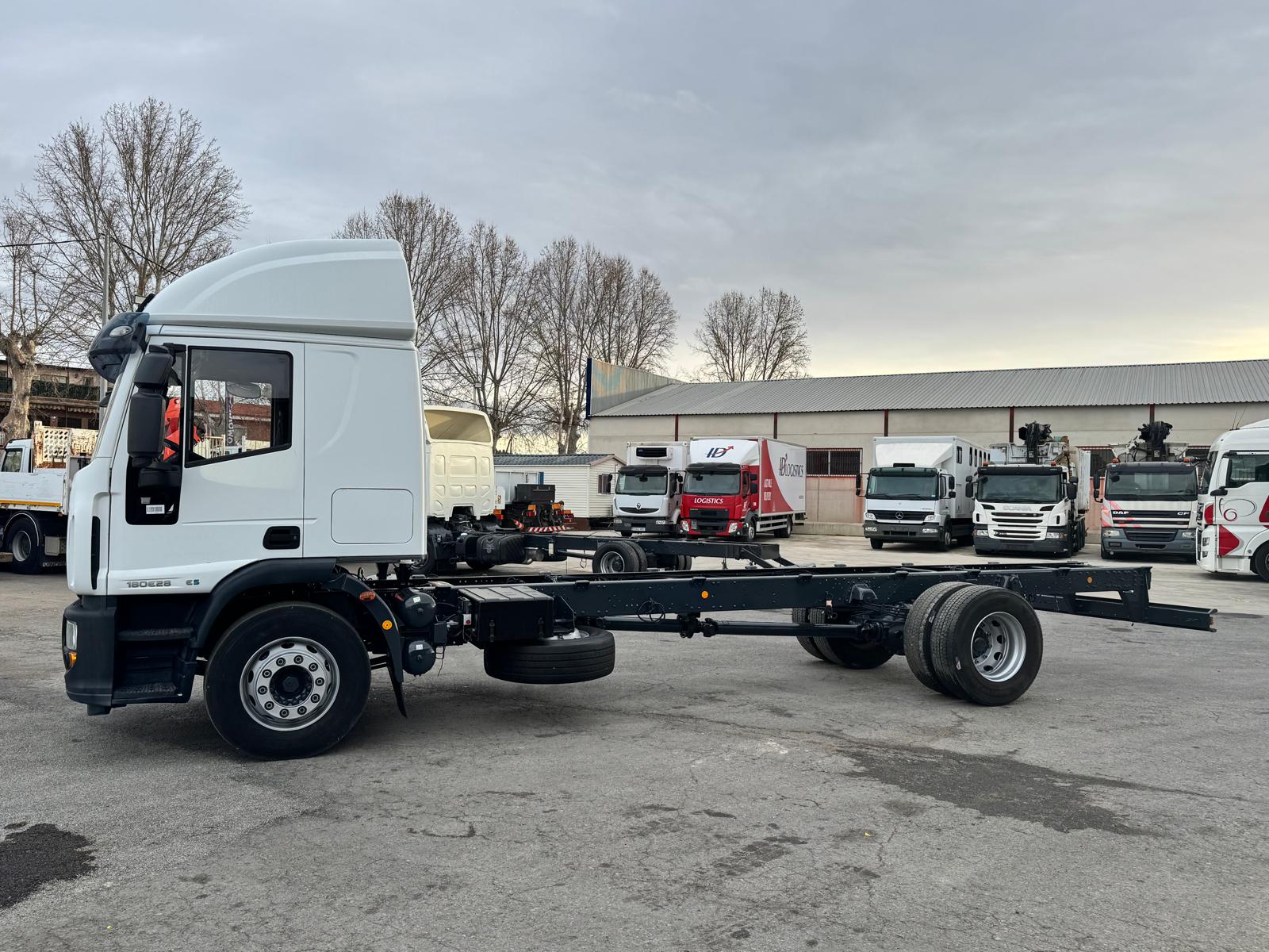 CHASIS CON OPCION DE CUALQUIER CARROZADO