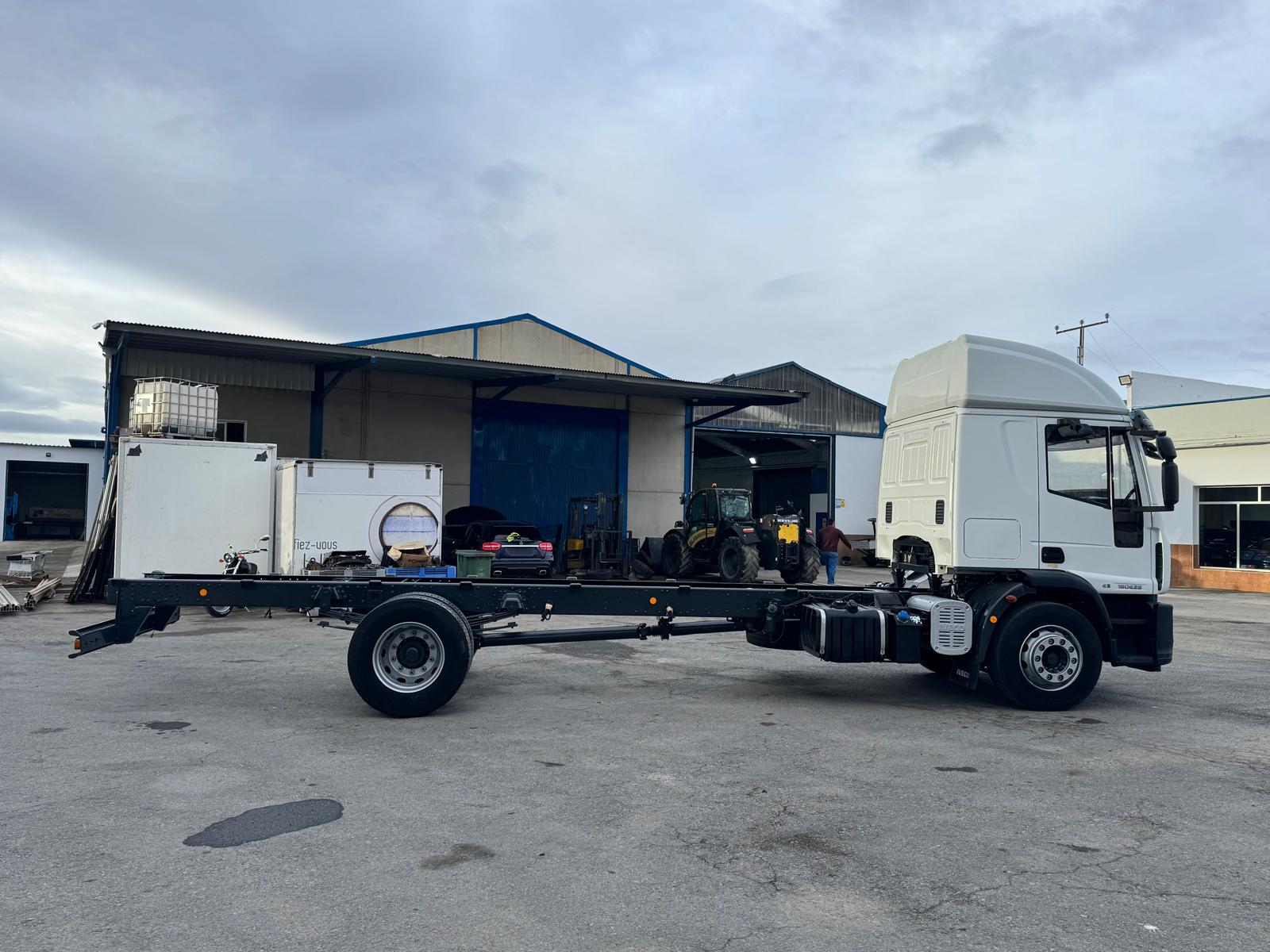 CHASIS CON OPCION DE CUALQUIER CARROZADO