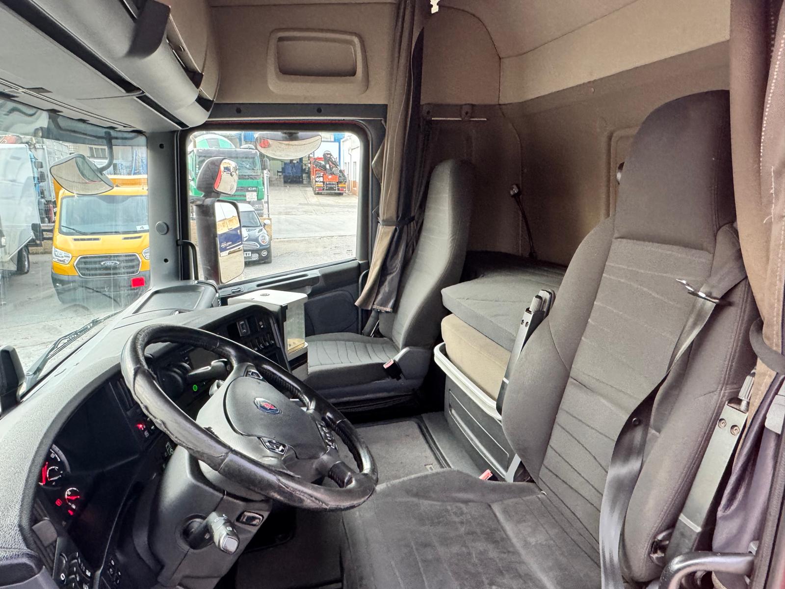 CARROCERIAS TAULINER Y TRANSBORDO DE CARGA