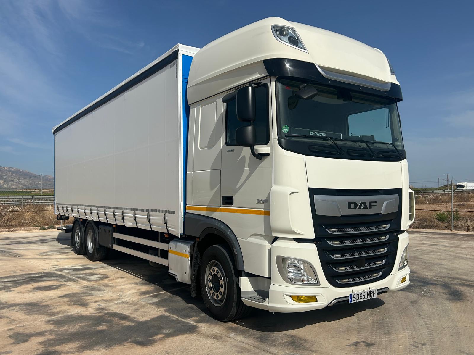 TAUTLINER NUEVO DE 9.40 M Y PUERTA ELEVADORA