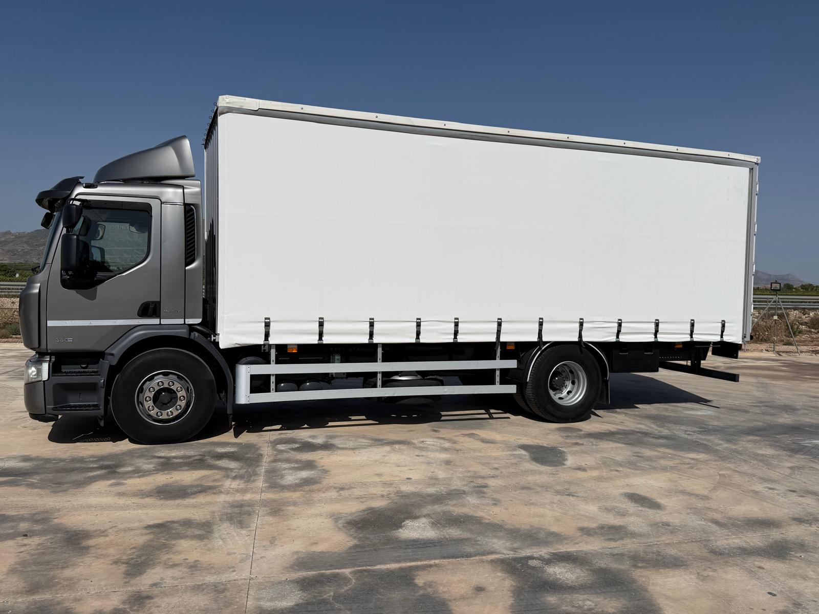 TAUTLINER DE 7.50 M Y CON TAN SOLO 394.000 KM!