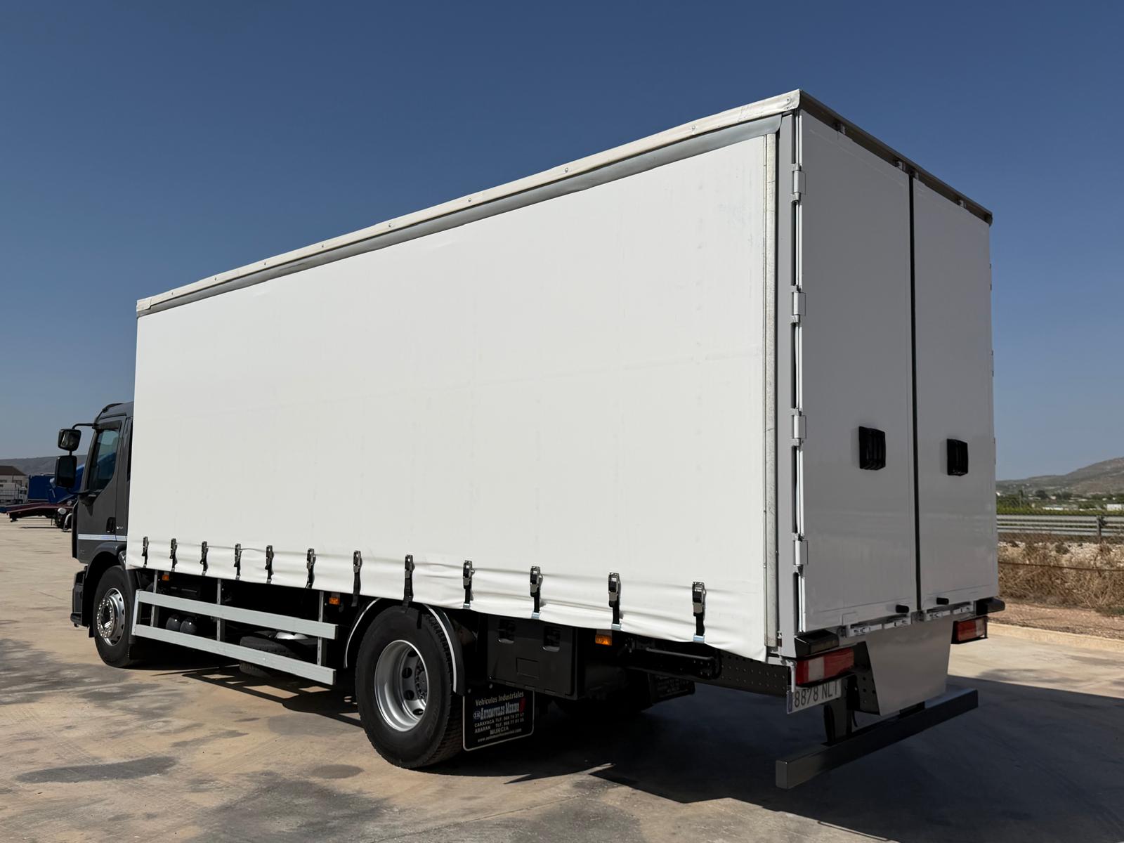 TAUTLINER DE 7.50 M Y CON TAN SOLO 394.000 KM!