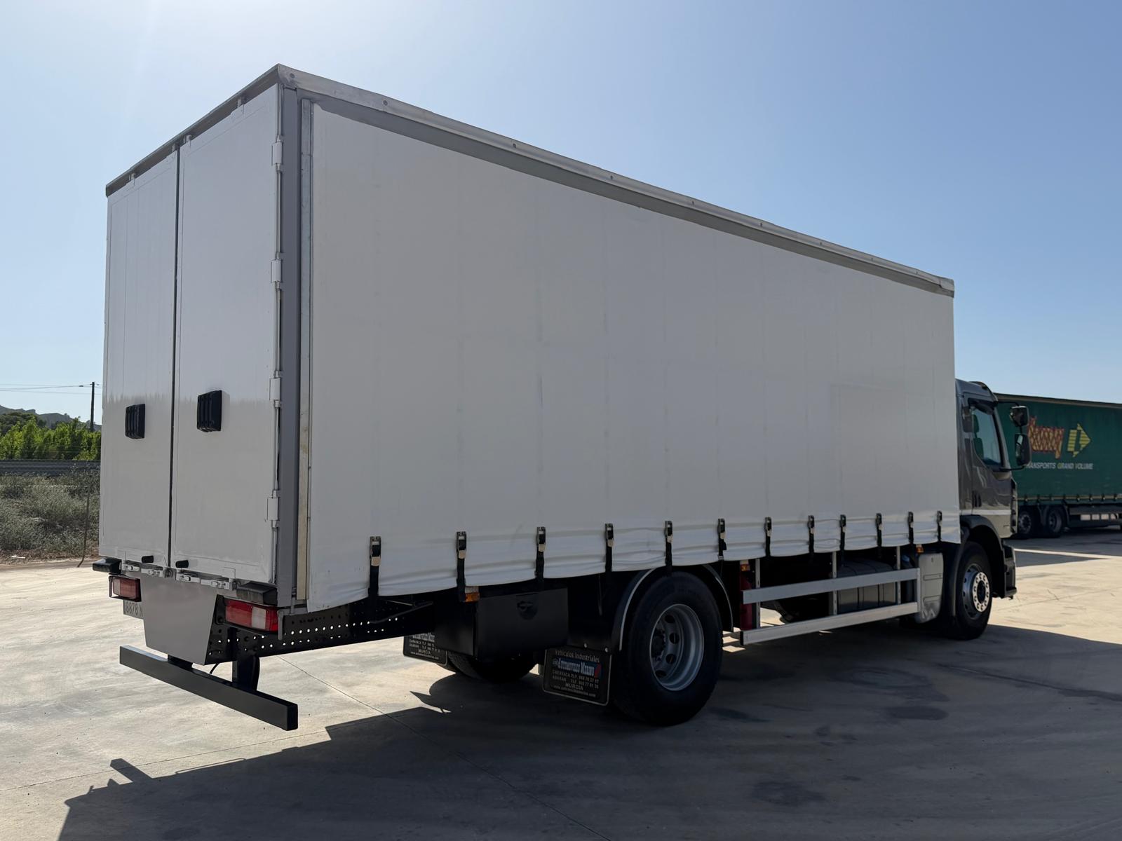 TAUTLINER DE 7.50 M Y CON TAN SOLO 394.000 KM!