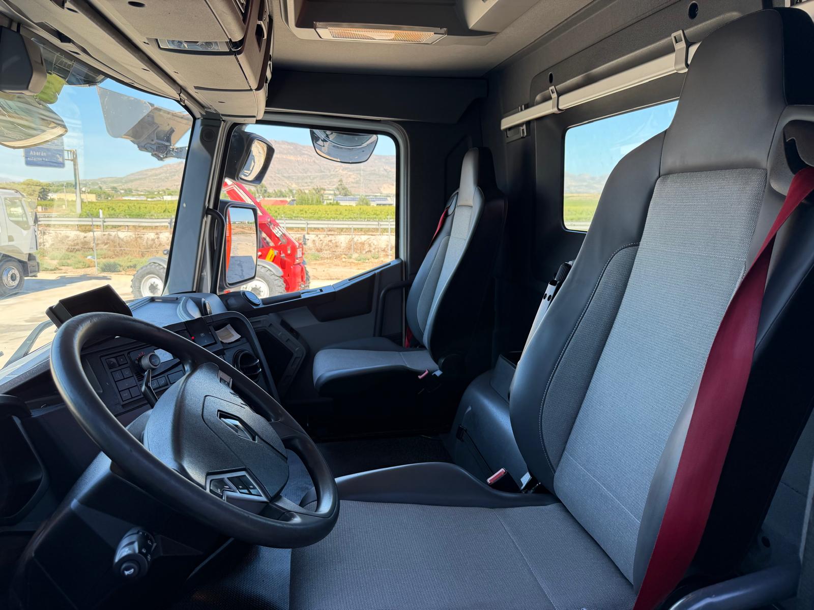 GRUA FASSI F195 Y CAJA ABIERTA 6.50 METROS