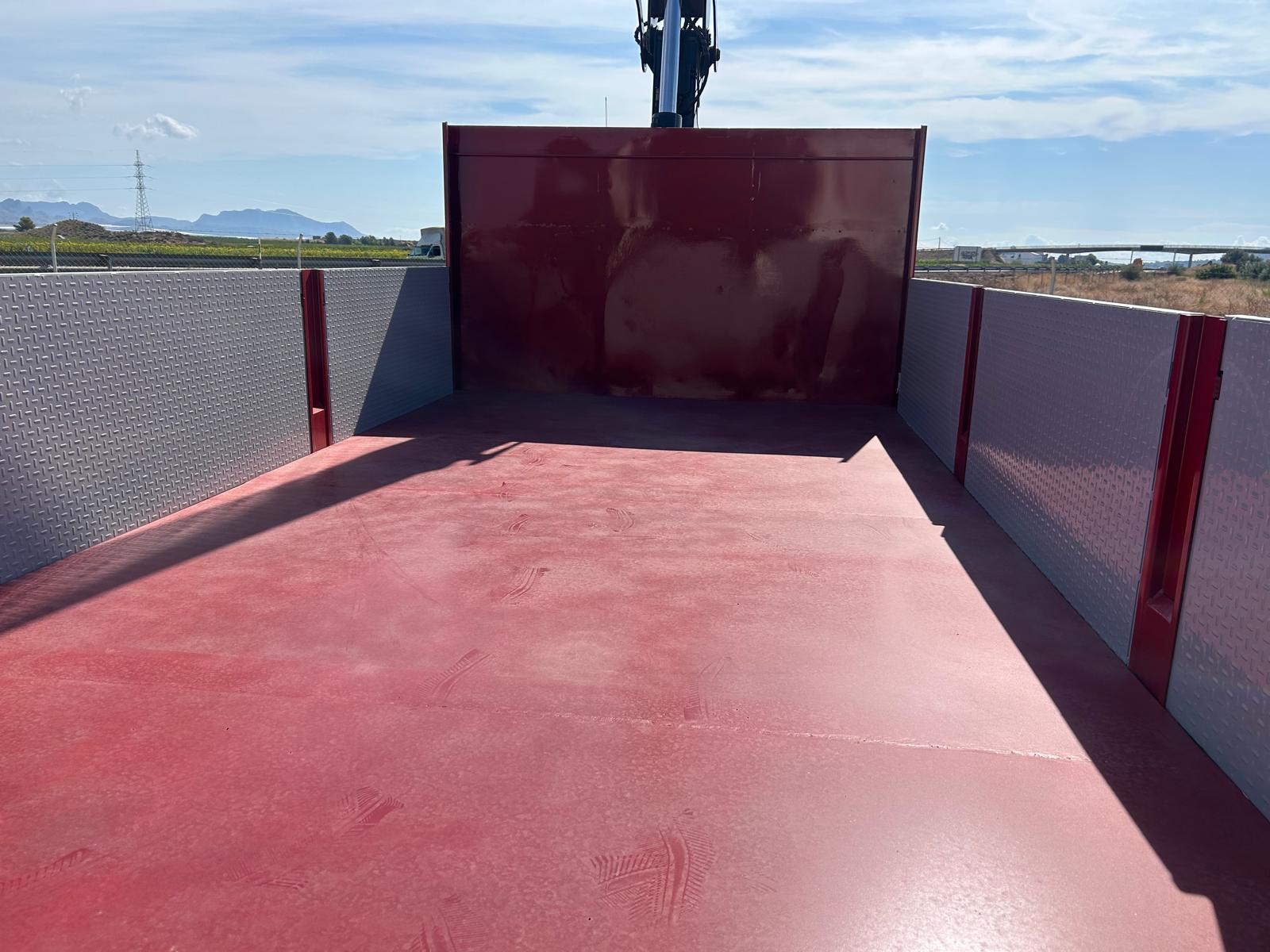 GRUA HIAB 145-5 Y CARROCERIA FIJA DE 5.50 M